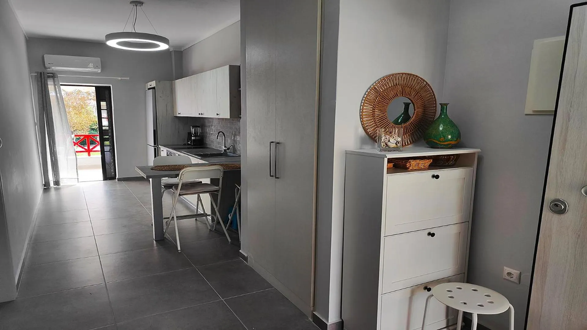 Chanioti Beach Front Apartment Hanioti