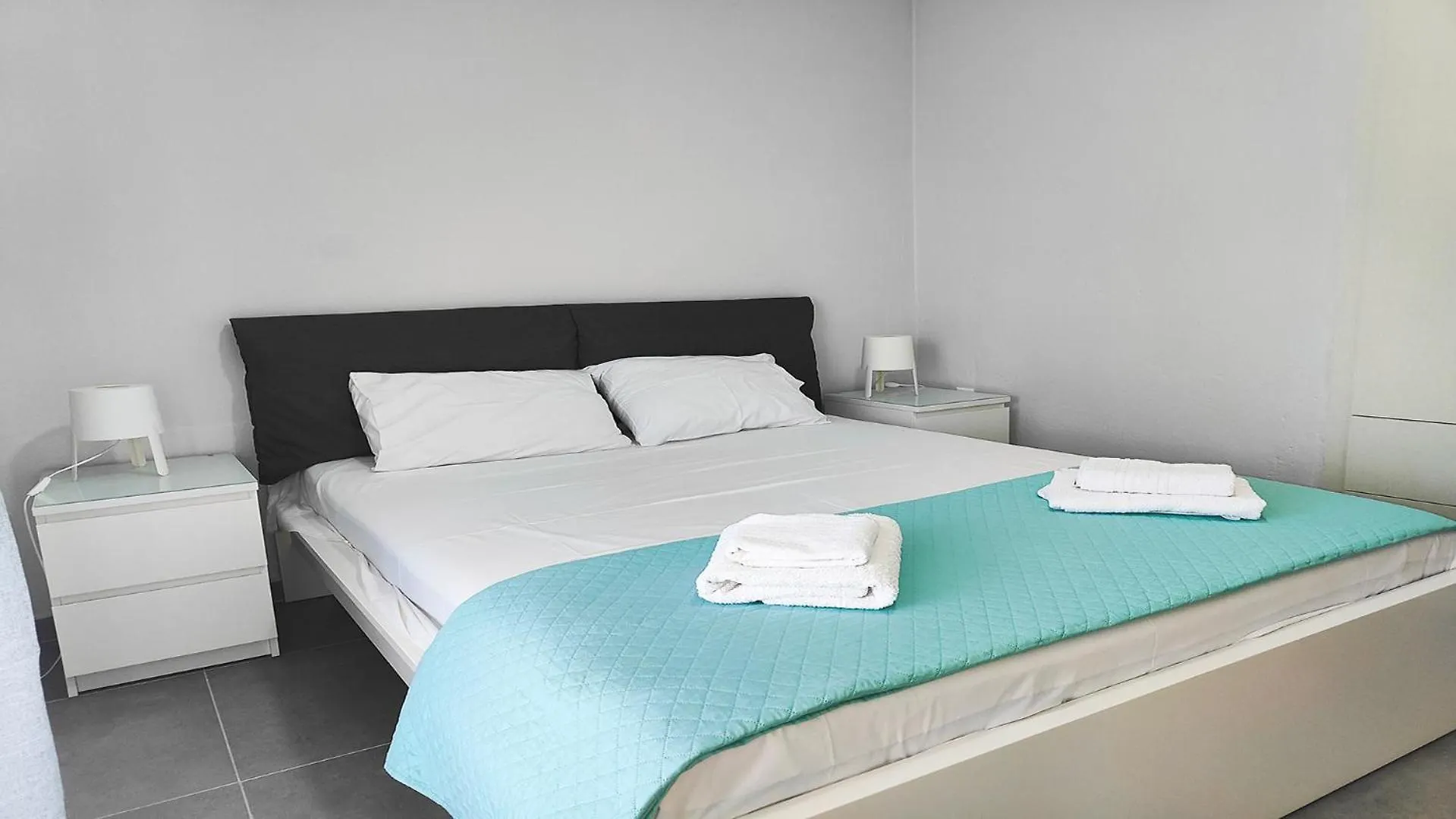 Chanioti Beach Front Apartment Greece